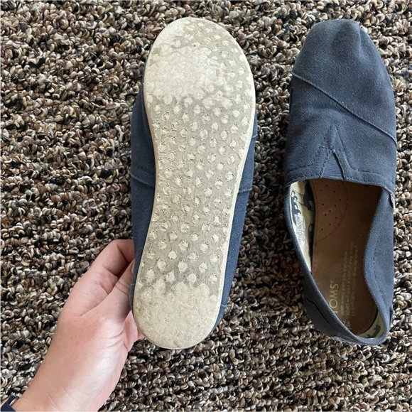 🌟FREE w PURCHASE - TOMS - Picture 2 of 4